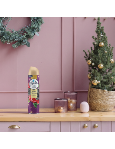 Świąteczny odświeżacz powietrza w sprayu Glade Winter Berries 300 ml 5000204416497 2